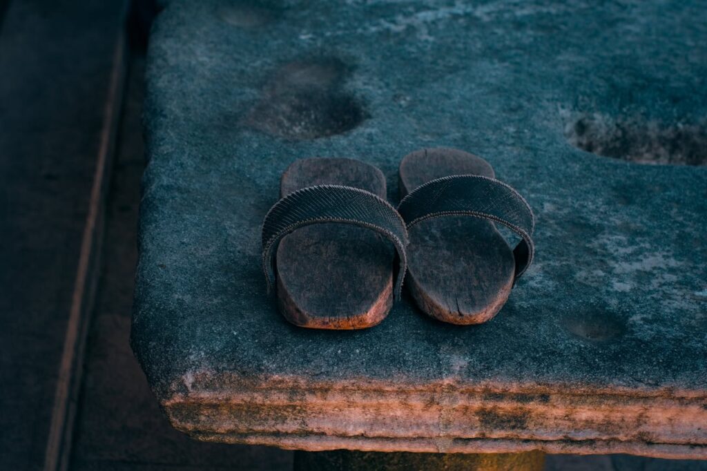 Amazing History of Shoes (0-100)